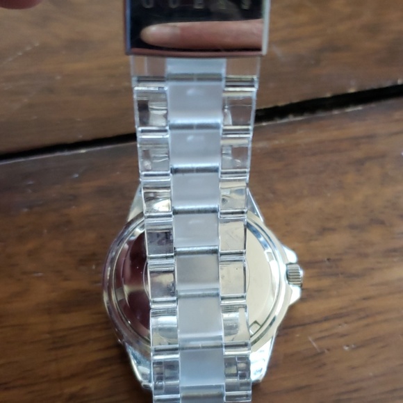 Mens Guess Chrono styled watch - Picture 5 of 6